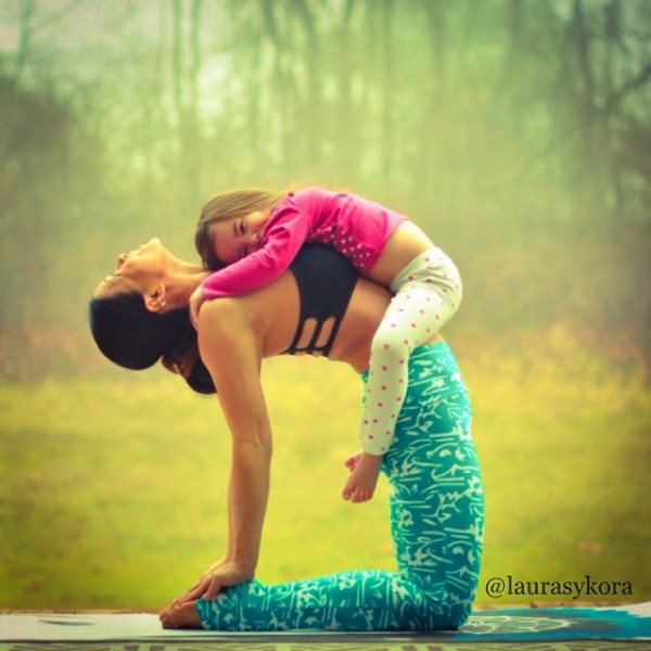 Mother-and-Daughter-Yoga-04